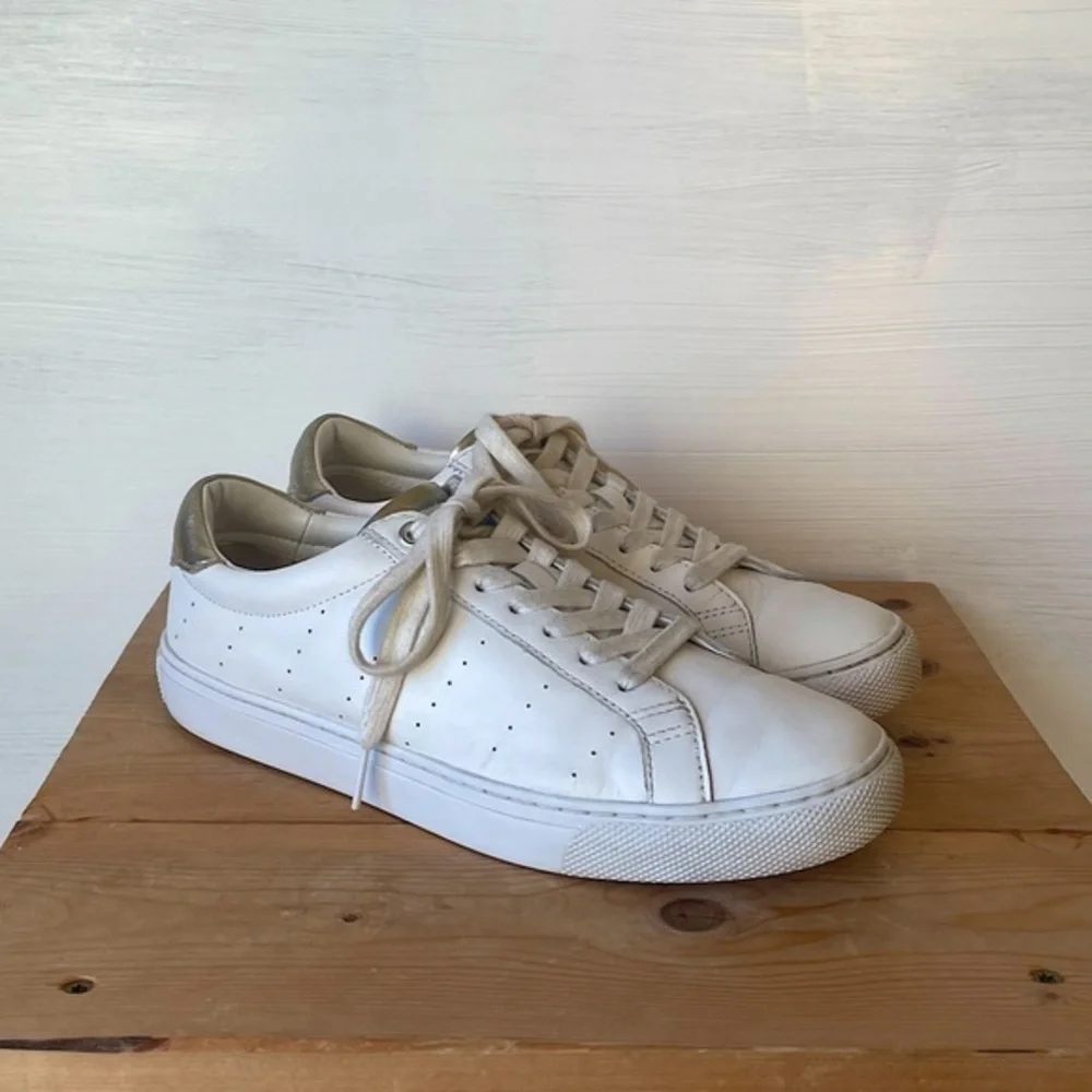 *SOLD* J.Crew Saturday Leather Sneakers with Gold Detail Size: 8.5 - Picture 1 of 13